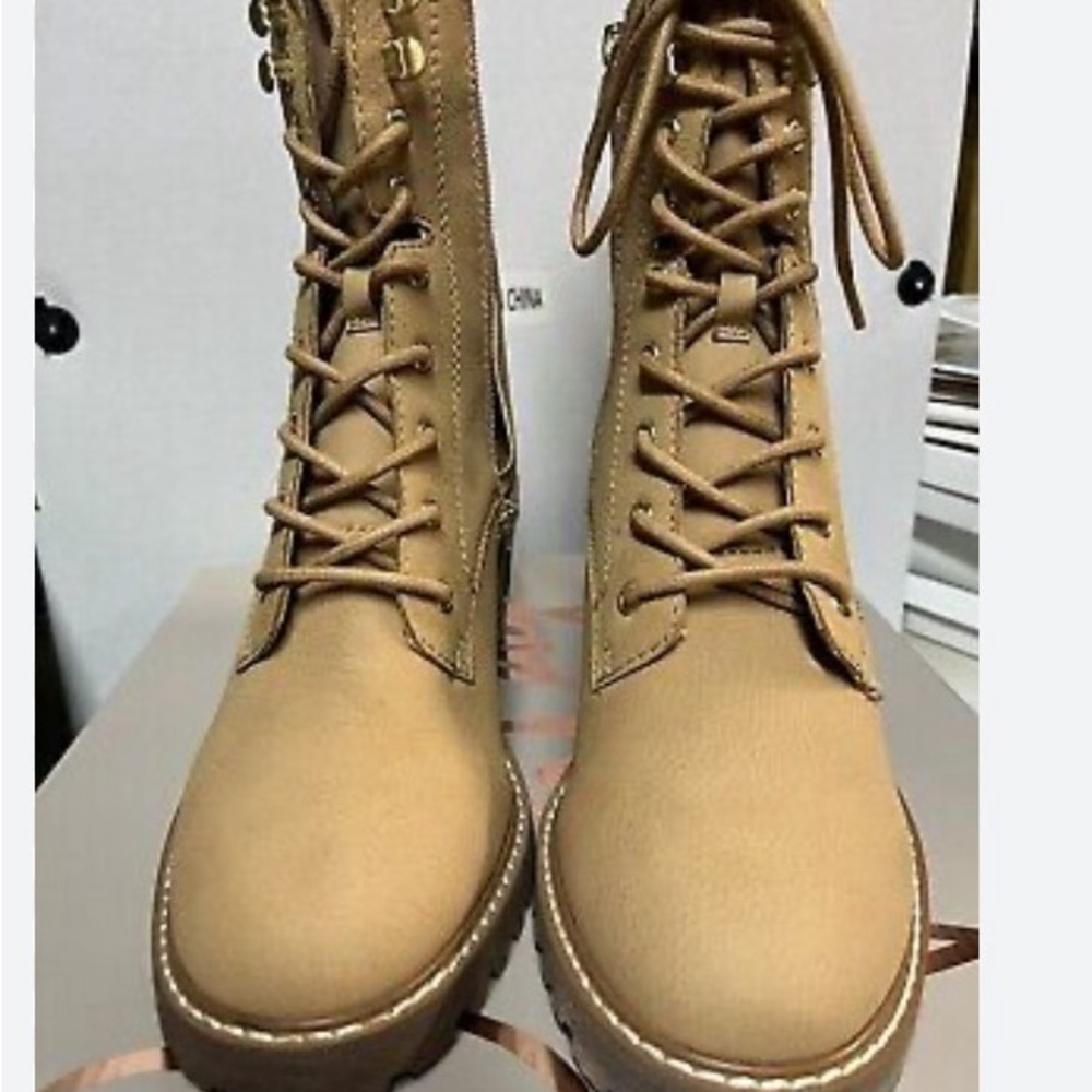 Tan Ankle Boots with Lace-Up Design and Sturdy Sole